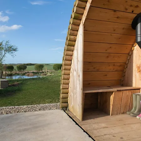 Glamping Pod 5 Shelter