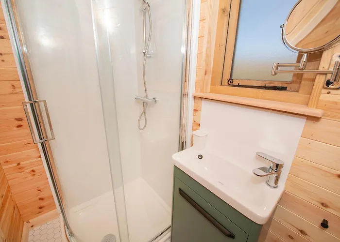 Glamping Pod 5 Shelter * Scarborough